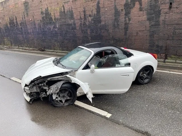 Glück im Unglück: 53-Jähriger nach Unfall auf B 39 unverletzt