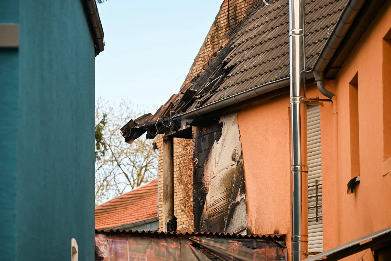 Dachstuhlbrand in Eppelsheim beschäftigt zahlreiche Einsatzkräfte