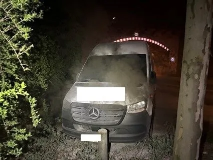 Zwei Fahrzeugbrände in Worms in einer Nacht – Polizei ermittelt wegen Brandstiftung, Zeugen dringend gesucht