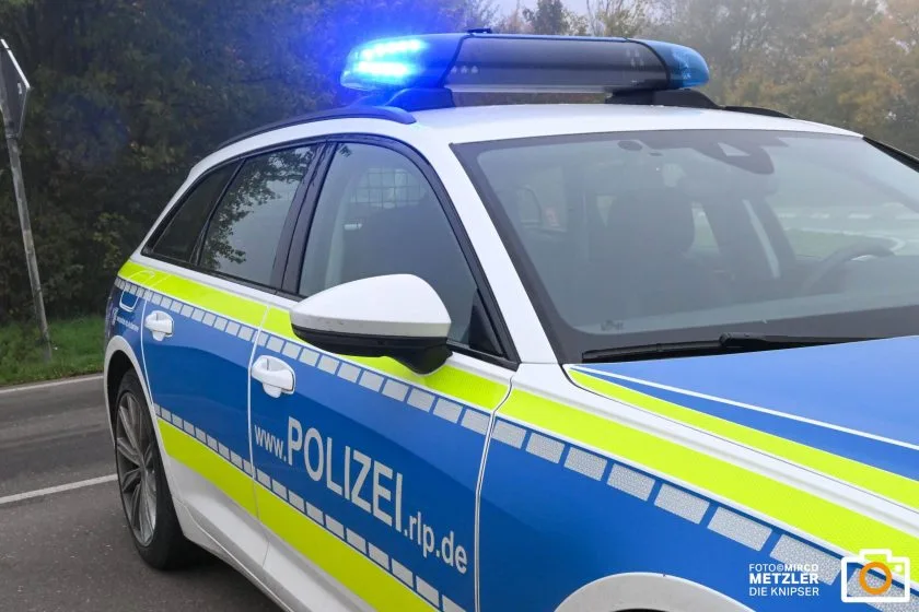 A61 bei Westhofen: Kollision beim Fahrstreifenwechsel – keine Verletzten