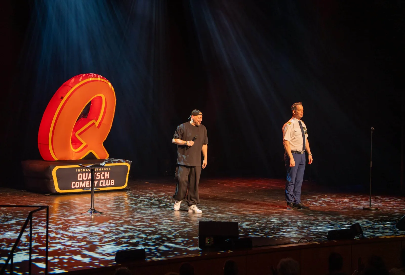 Lachsalven im Wormser: Quatsch Comedy Club bringt das Publikum zum Toben