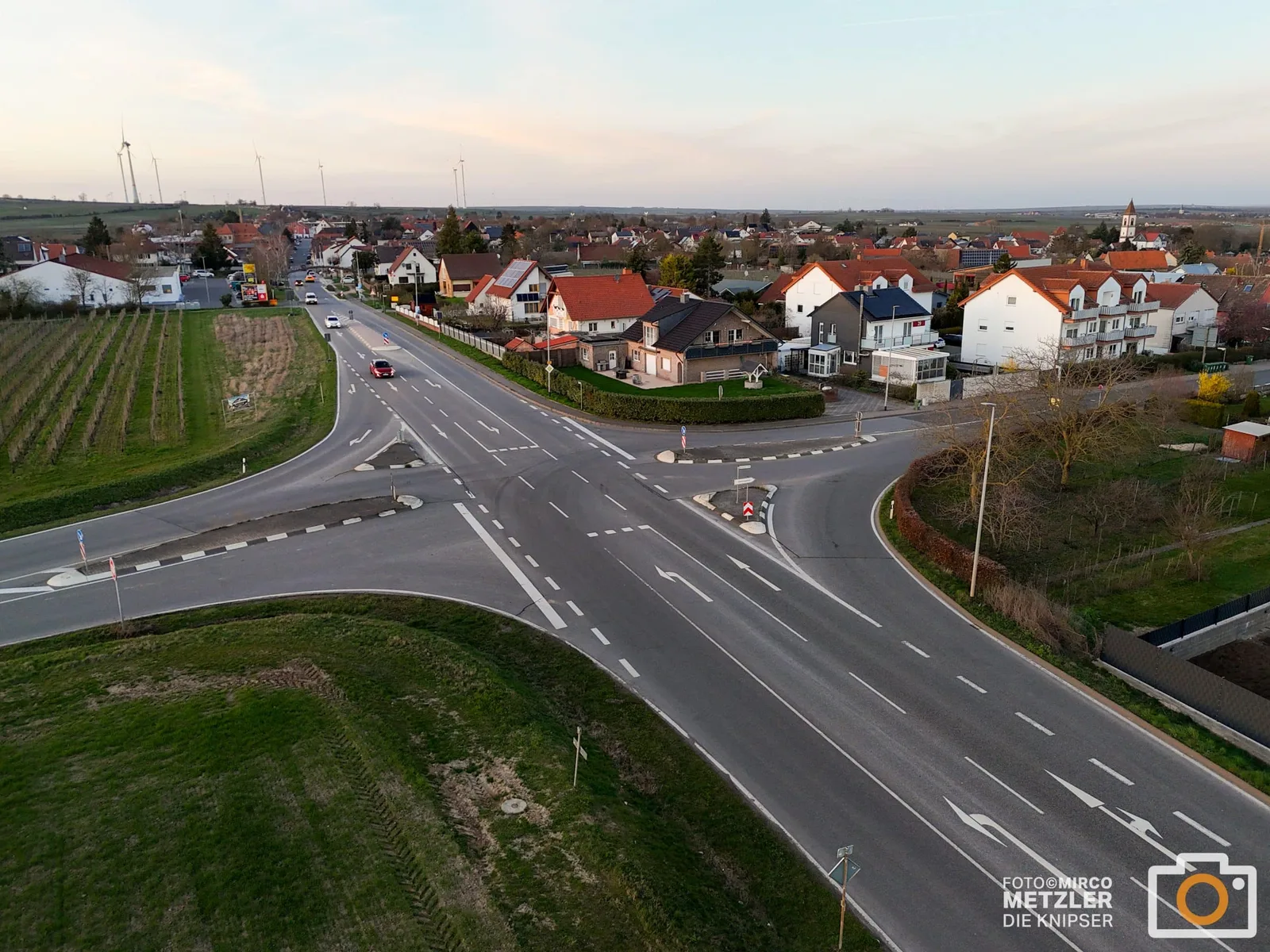 Tempo 70 gegen Unfallrisiko: Neue Geschwindigkeitsbegrenzung vor Flörsheim-Dalsheimer Kreuzung