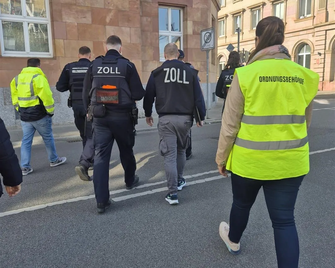 Große Kontrolle in Frankenthaler Gaststätte: Zoll und Stadt im Einsatz
