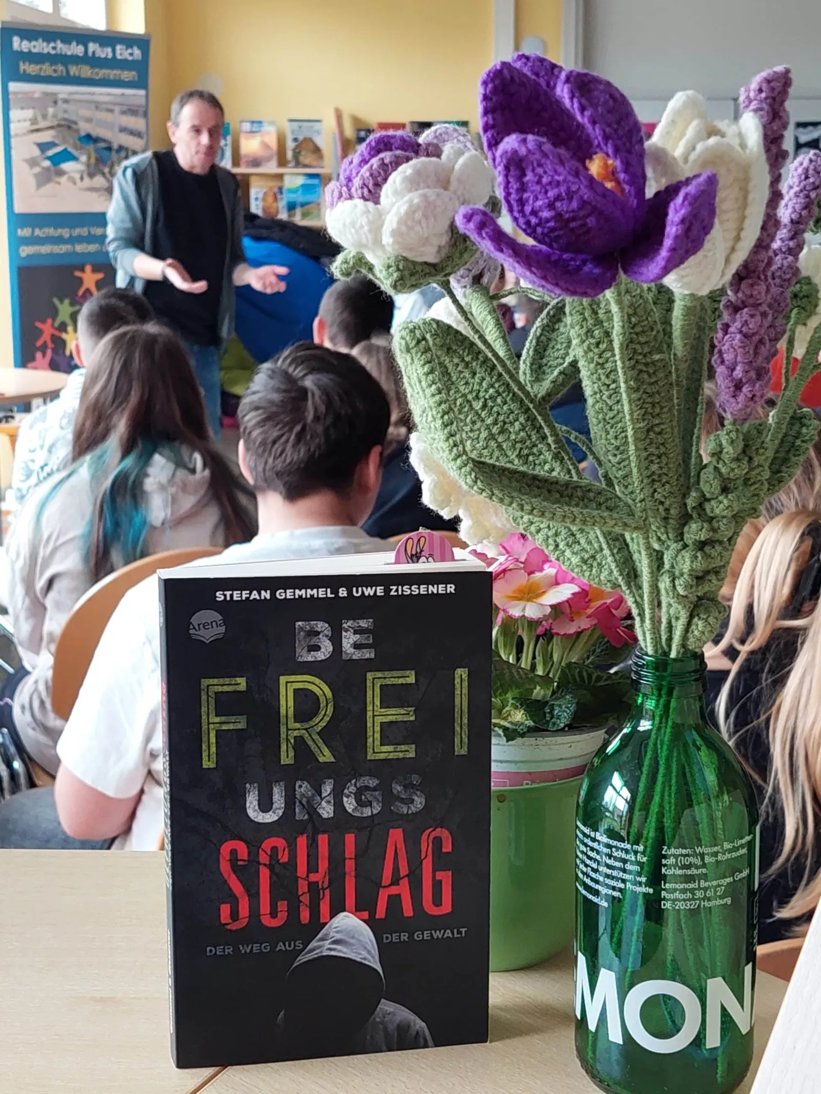 Stefan Gemmel begeistert Schüler:innen der Realschule Plus Eich