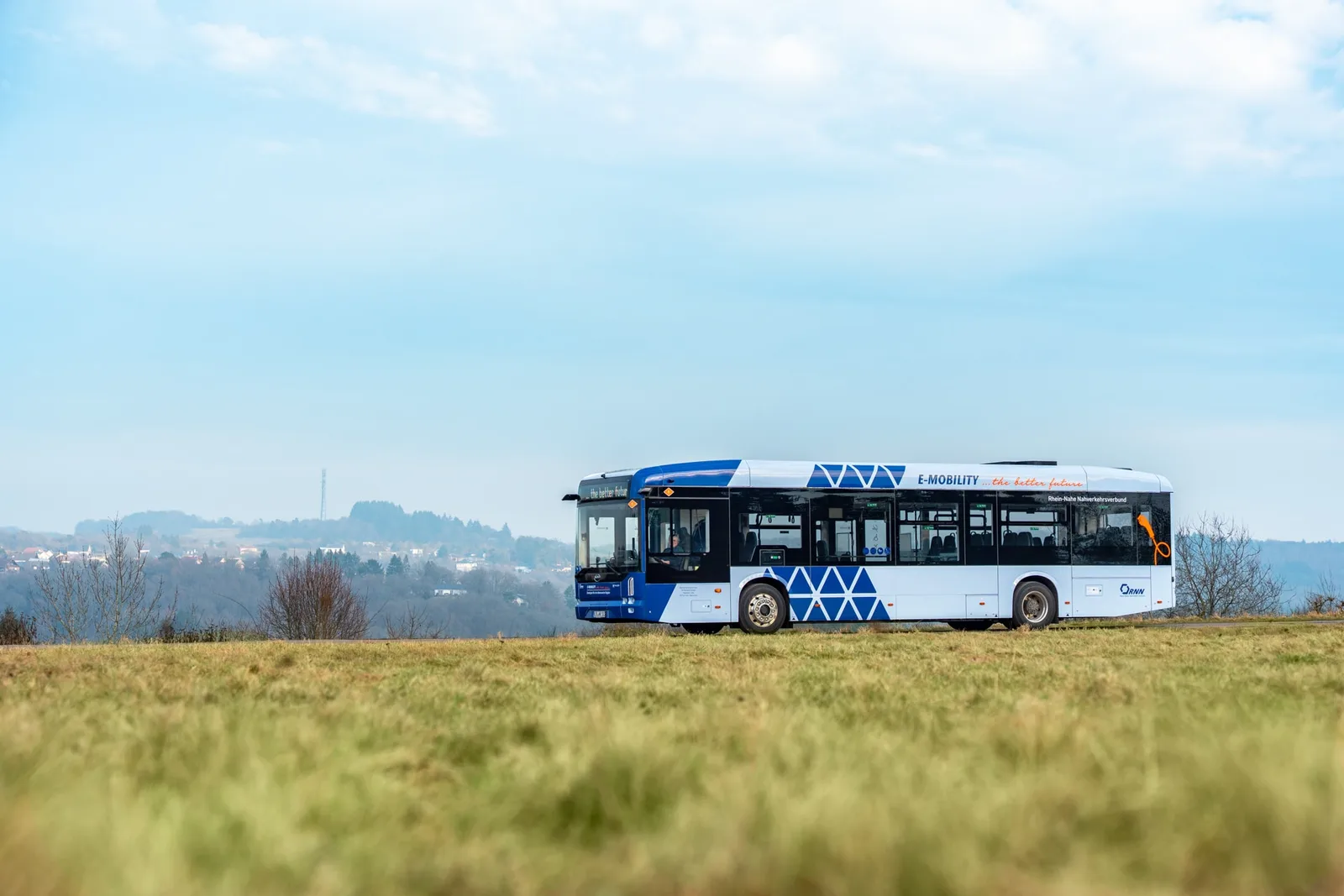 Zukunft des Nahverkehrs: Elektrische Busse und Bahnen im RNN-Gebiet
