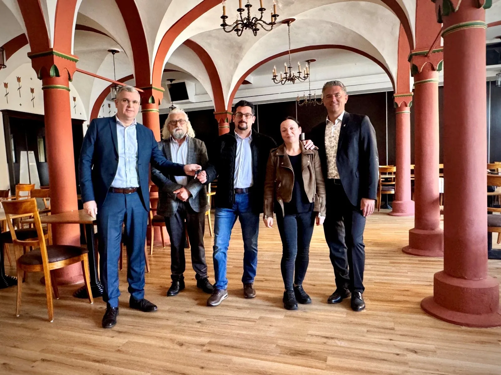 Dolce Vita in der „Gut Stubb“: „Il Tramonto“ zieht in die Alzeyer Stadthalle
