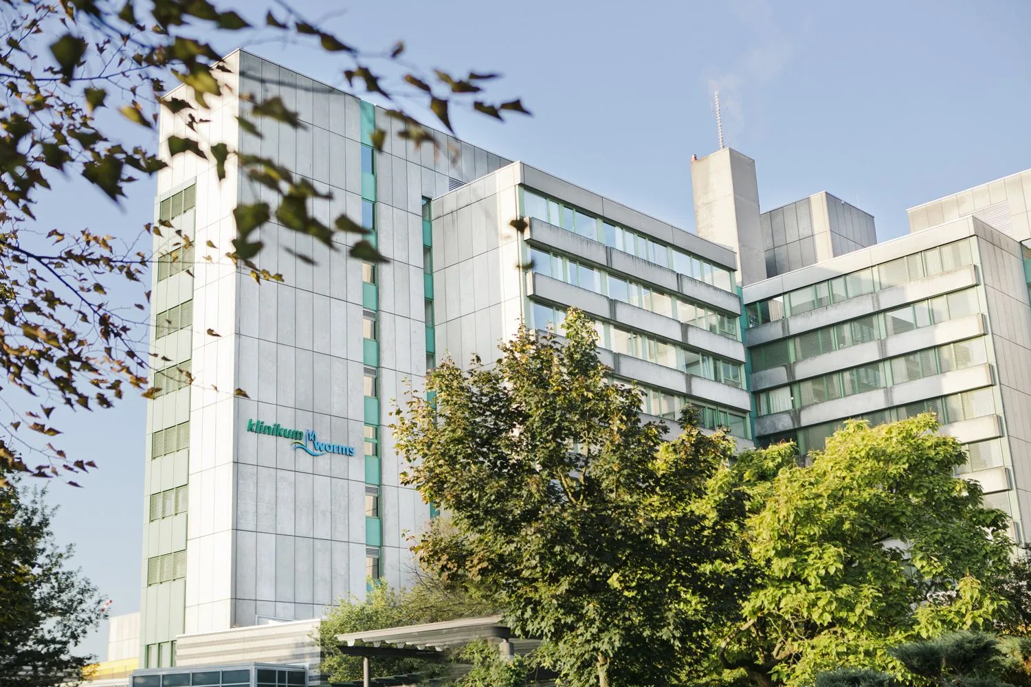 Klinikum Worms beteiligt sich: Ehrenamtliche Klinikseelsorgerinnen und Klinikseelsorger gesucht
