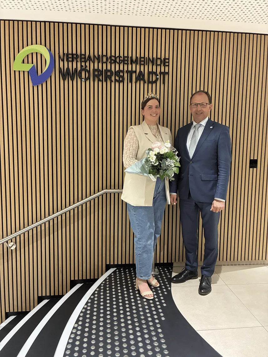 Lisa Kluge bleibt Weinkönigin der VG Wörrstadt – dritte Amtszeit bestätigt