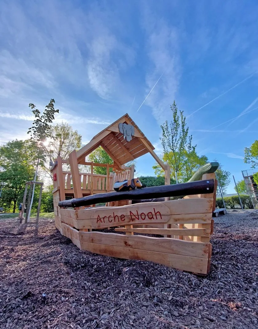 Sommerfest in Osthofener Kita „Arche Noah“ – Neue Spielschiff-Arche wird feierlich eingeweiht