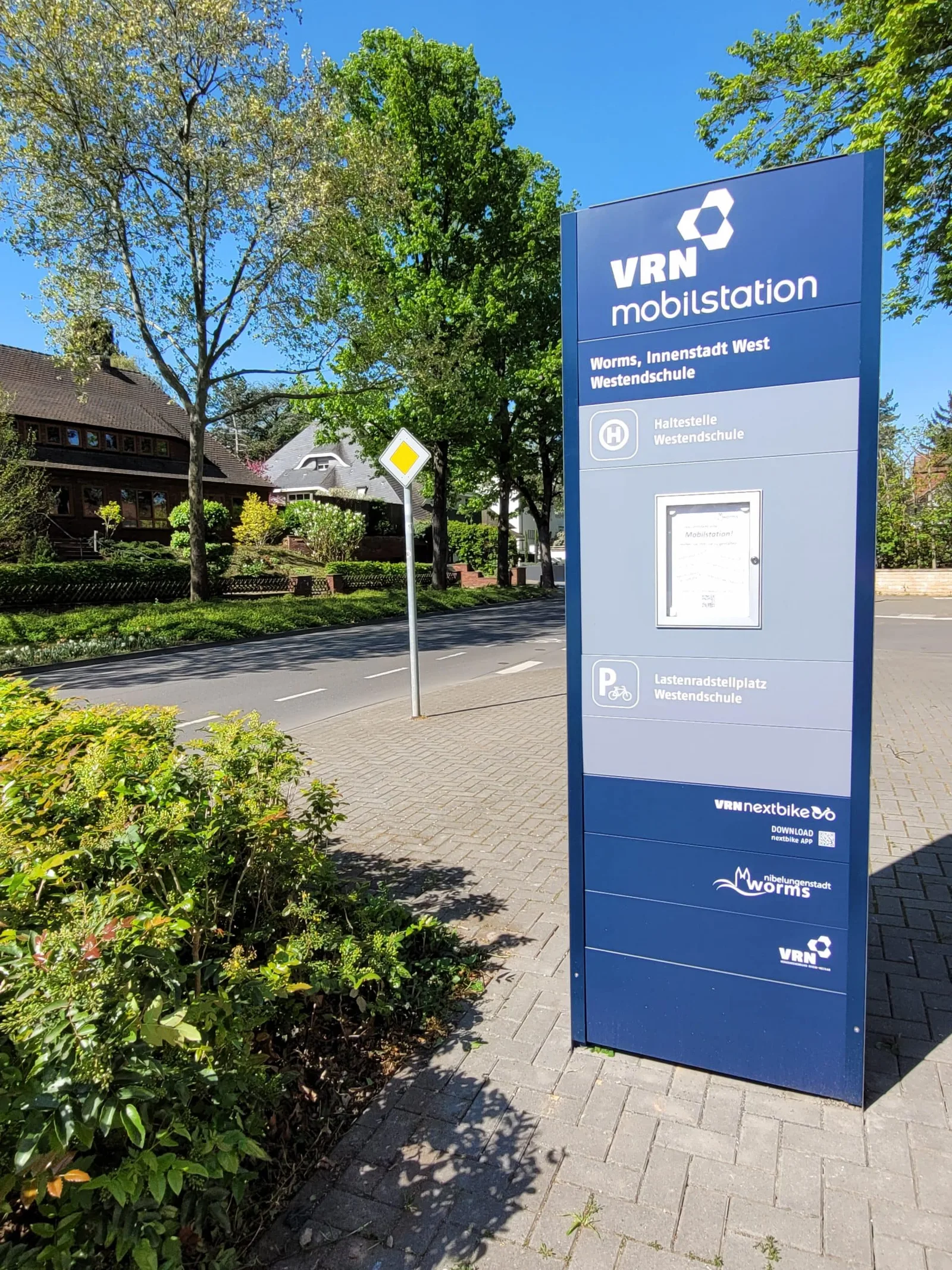 Verkehrswende vor Ort: Acht Mobilstationen für die Innenstadt West