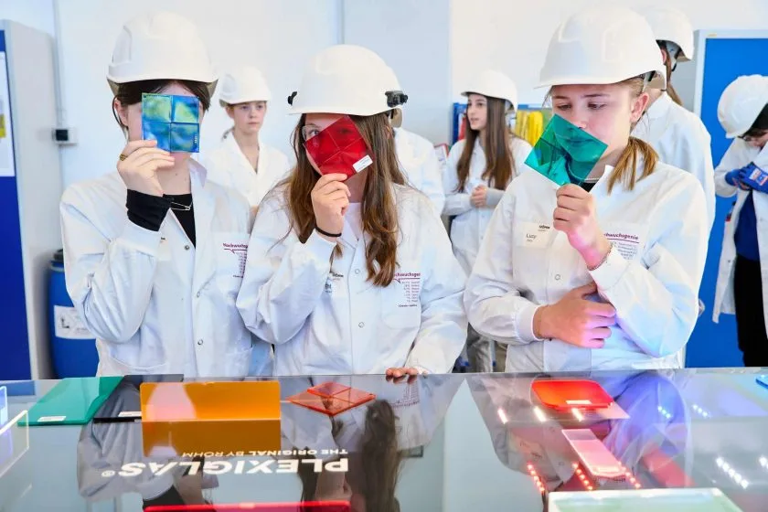 Girls’ Day bei Röhm: Technik zum Anfassen für die Zukunft