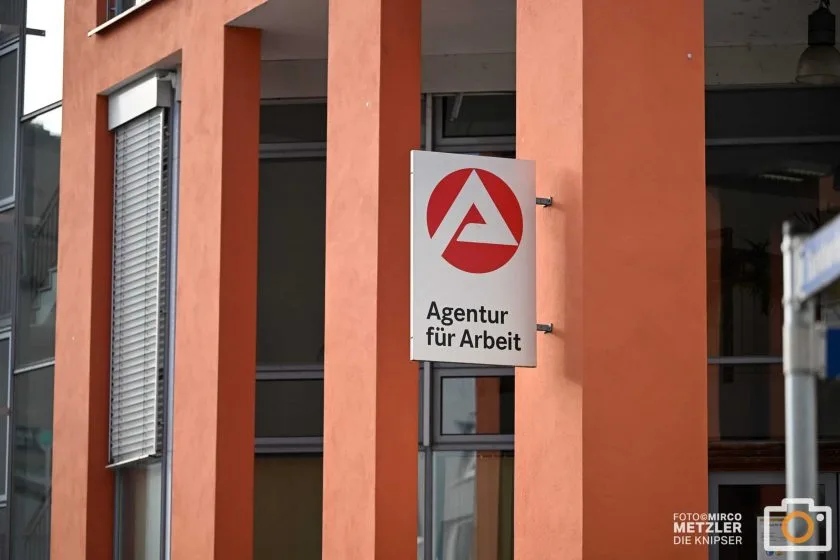 Arbeitsmarkt in Worms atmet leicht auf – doch Unsicherheiten bleiben