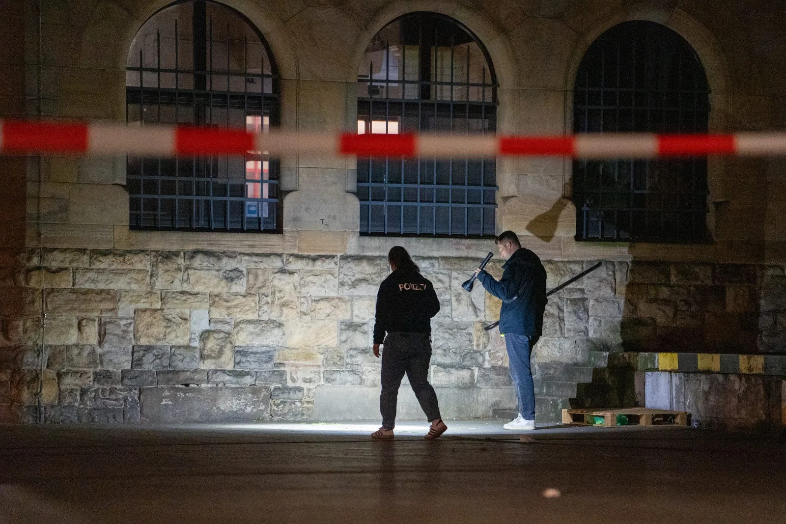 Auseinandersetzung mit Messer am Wormser Hauptbahnhof endet im Polizeieinsatz