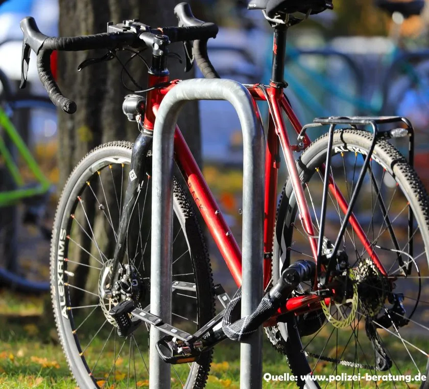 Fahrraddiebstahl vorbeugen: Mit einfachen Maßnahmen das Rad effektiv schützen