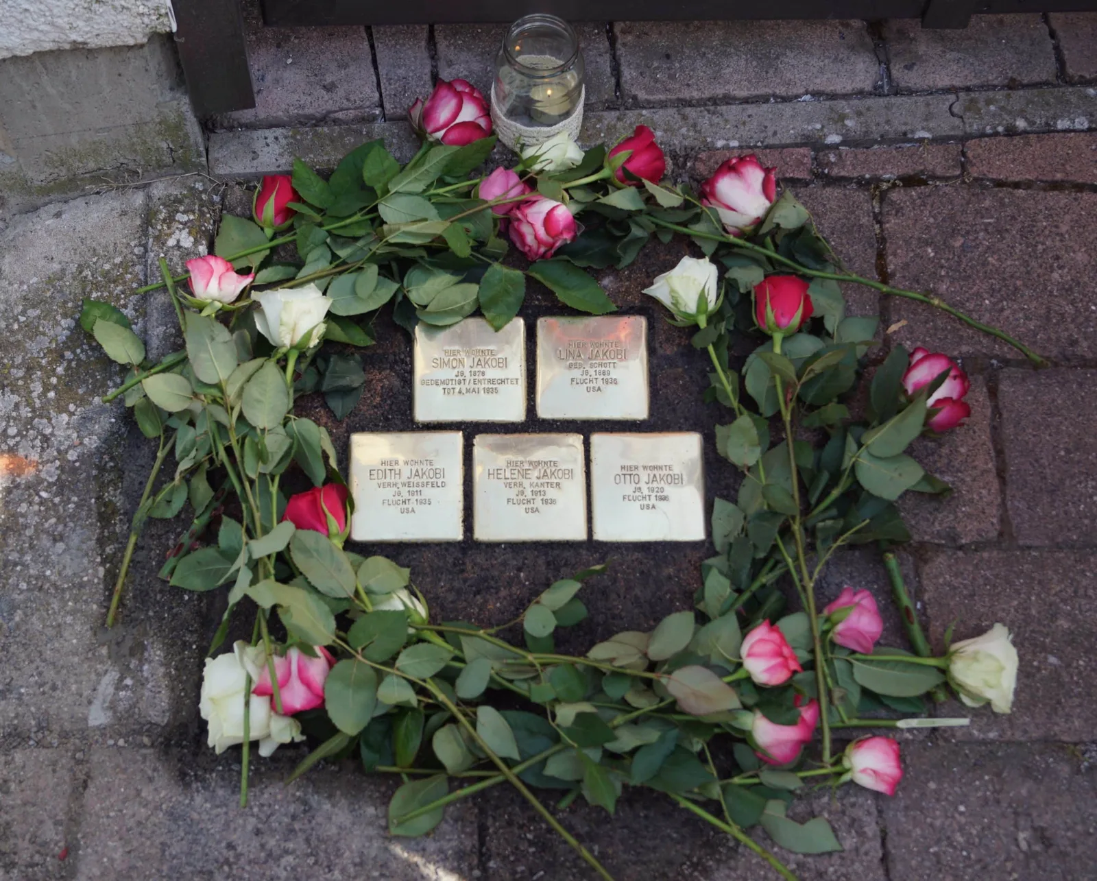Für immer im Gedächtnis: Neue Stolpersteine setzen bewegendes Zeichen