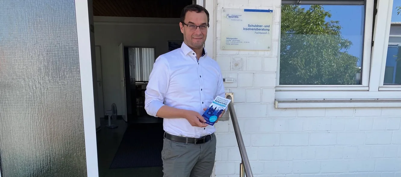Blick hinter die Schuldenfalle: Beyer besucht Wormser Schuldnerberatung