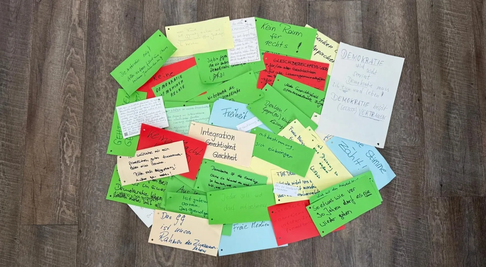 Ein Baum für die Demokratie – Alzey setzt Zeichen