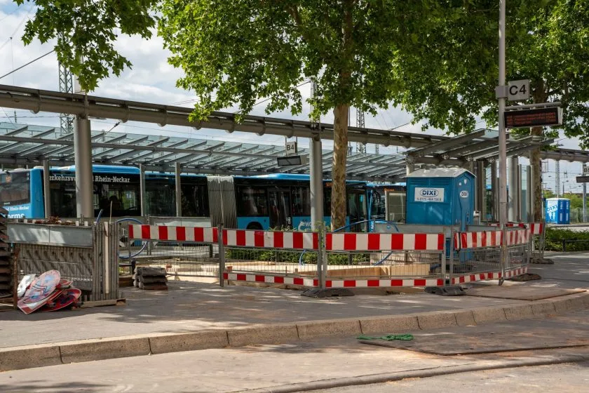 Neue Toilettenanlage am Wormser Busbahnhof soll Versorgungslücke schließen