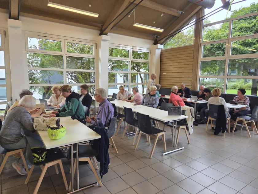 Digital fit in Worms: Smartphone-Sprechstunde für alle Generationen
