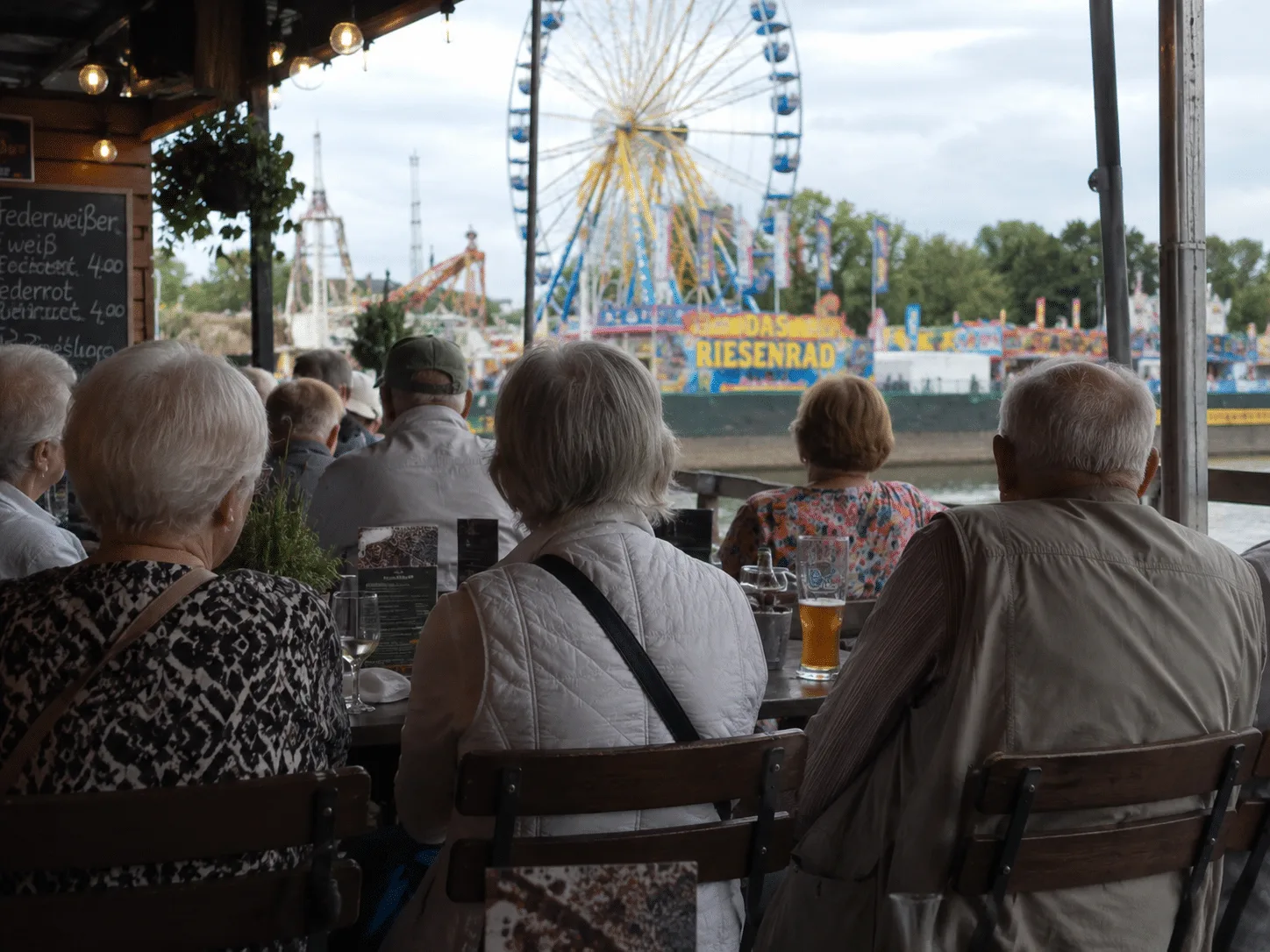 Gemeinsam feiern auf dem Backfischfest – Seniorennachmittag lädt zum geselligen Beisammensein ein