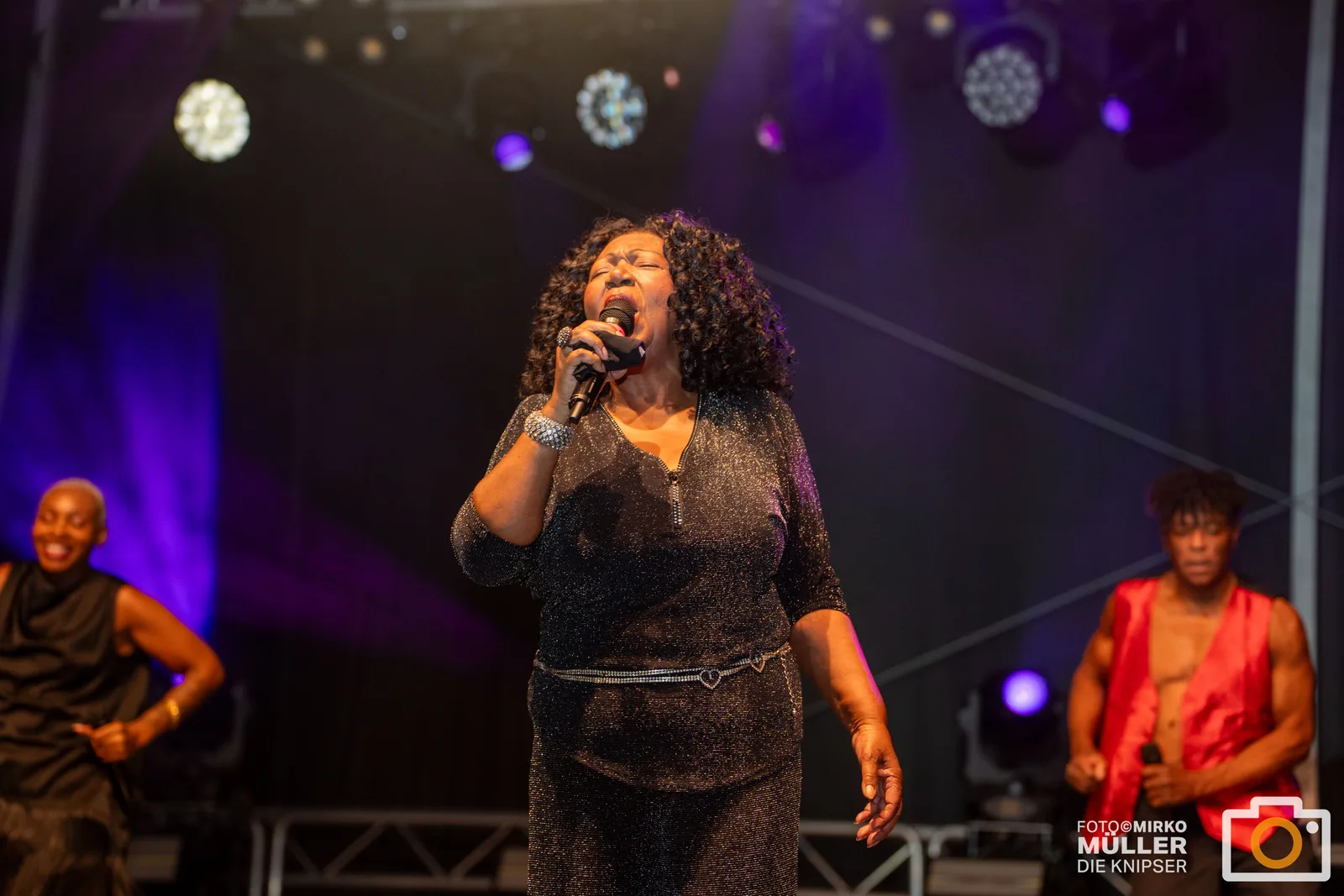 Disco-Feeling in Westhofen: Boney M. bringt den Marktplatz zum Tanzen