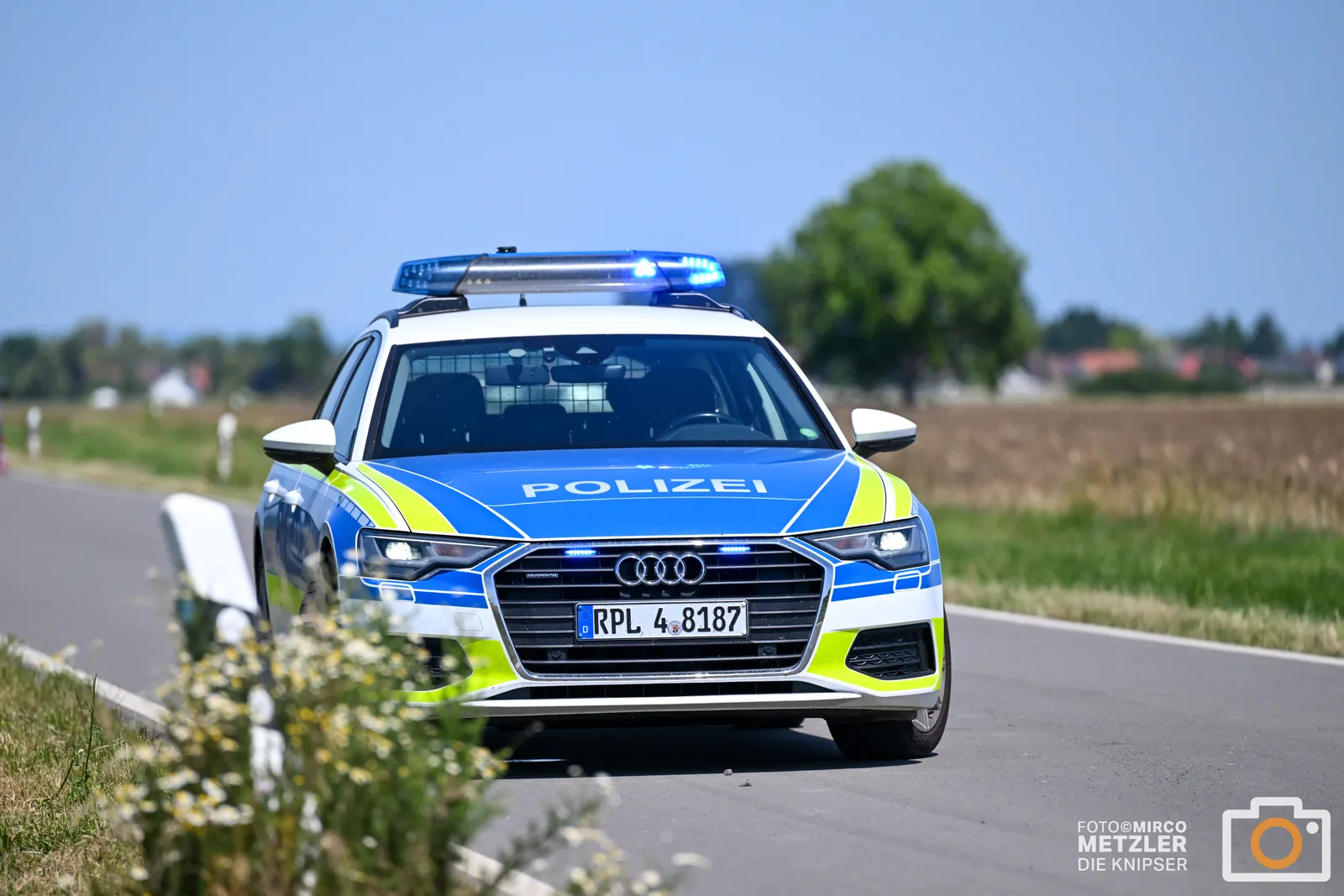 Frontalzusammenstoß in Nackenheim: Mercedes überschlägt sich