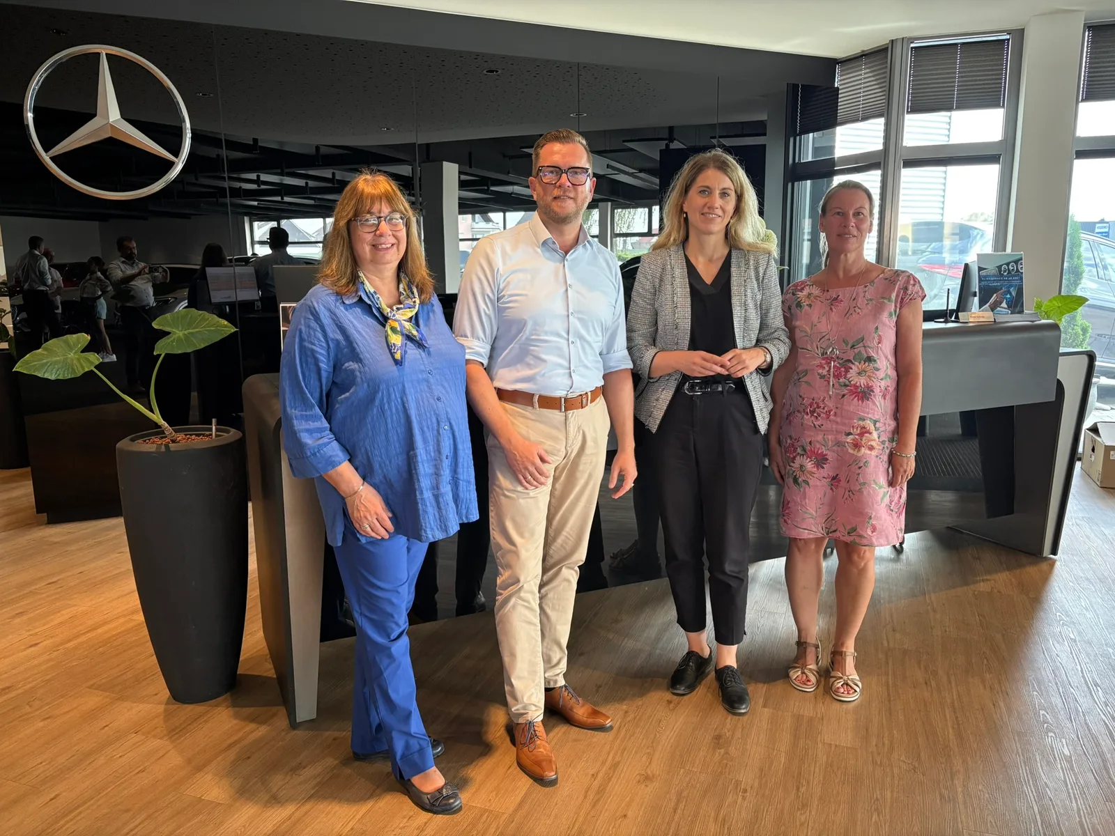 Wormser Logistik treibt Wirtschaft an: Bürgermeisterin Stephanie Lohr besucht Kestenholz