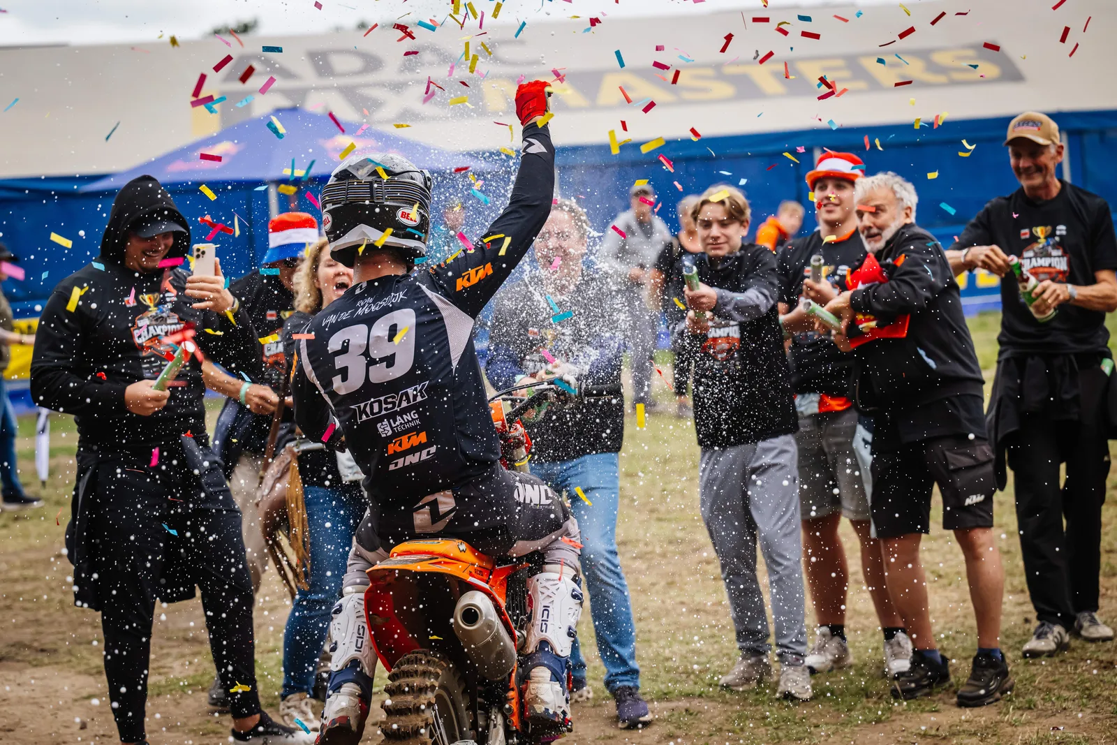 Roan van de Moosdijk verteidigt Titel im ADAC MX Masters