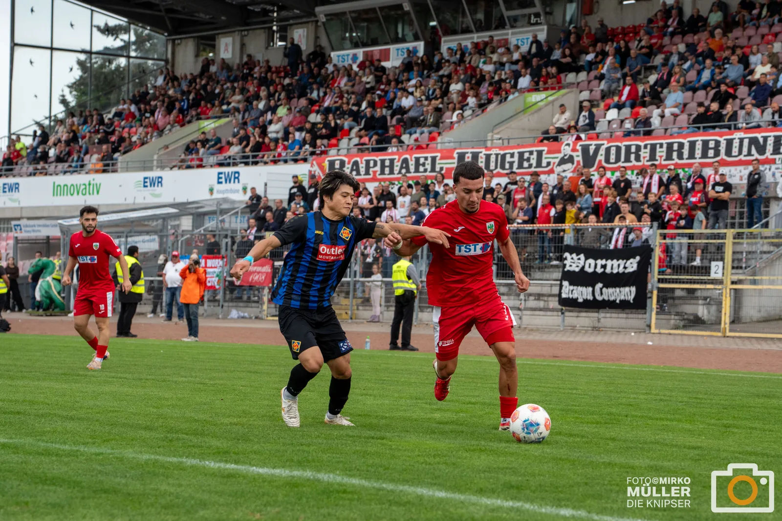 Wormatia schlägt Koblenz im Fußball-Krimi und feiert umjubelten 3:2-Heimsieg