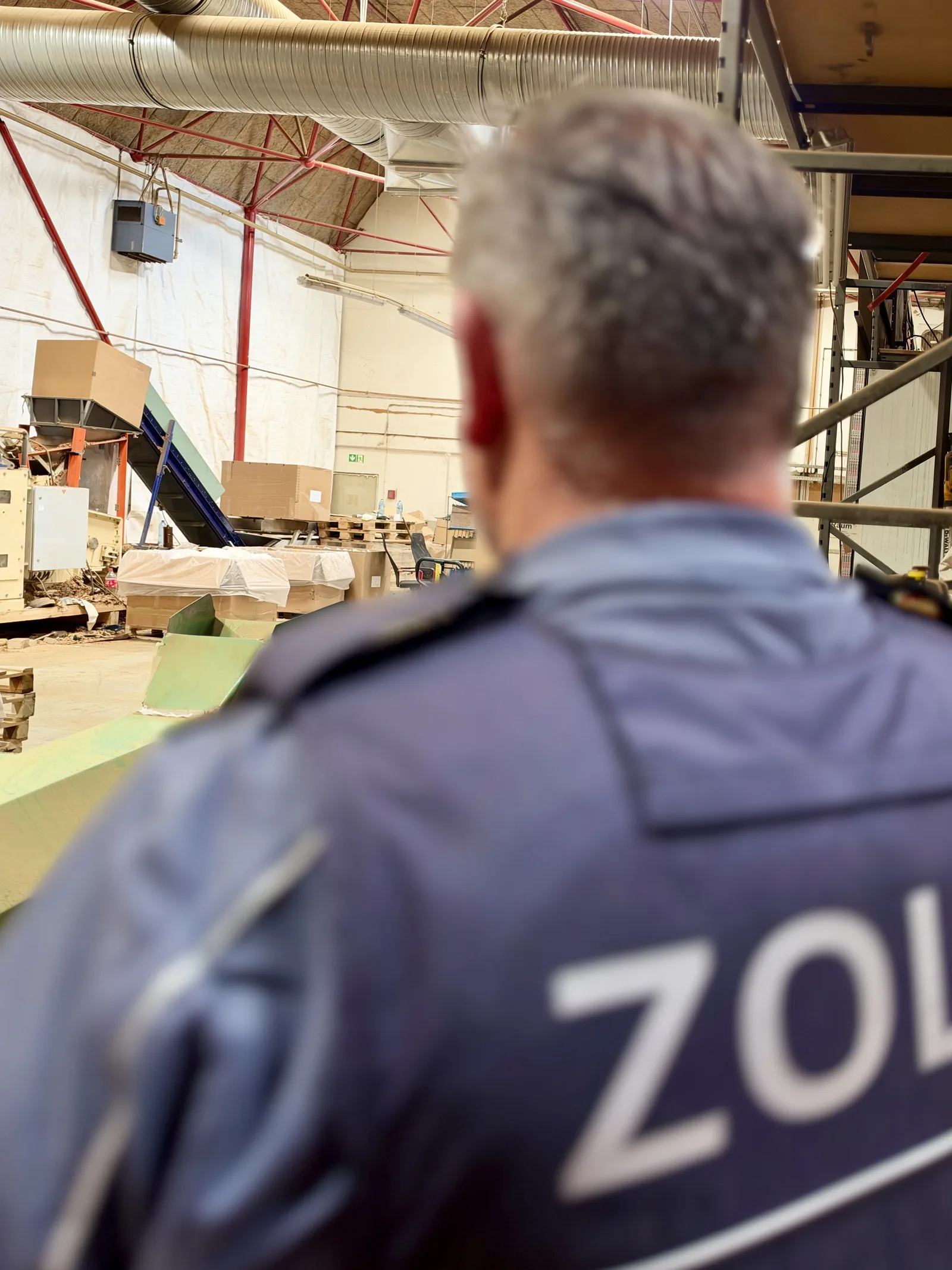 Illegale Zigarettenfabrik im Kreis Mettmann entdeckt – 21 Beschuldigte festgenommen