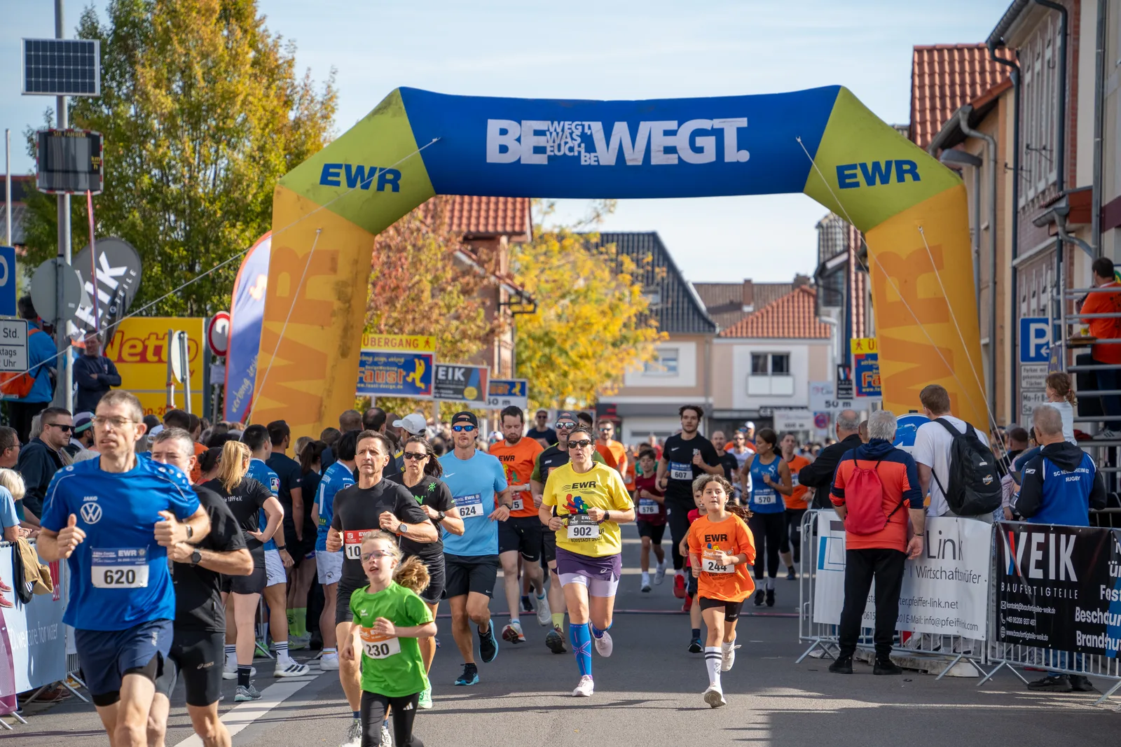 613 Läufer beim 24. EWR-Stadtlauf in Bürstadt am Start