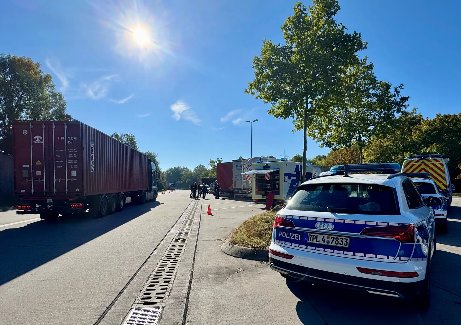 Großkontrolle auf der A61 bei Armsheim: Bei jedem zweiten Fahrzeug gibt es Beanstandungen