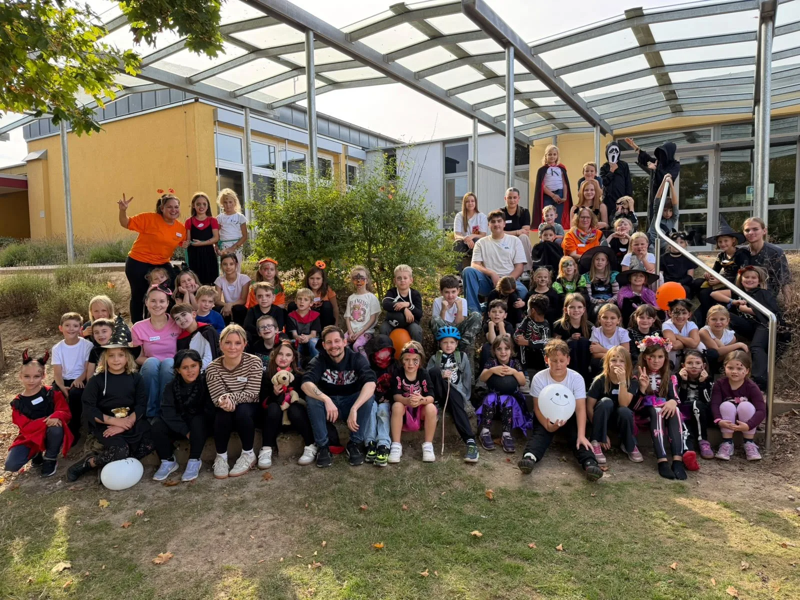 Von Halloween bis Weltraum: 210 Kinder erleben abwechslungsreiche Herbstferienspiele im Alzey-Land