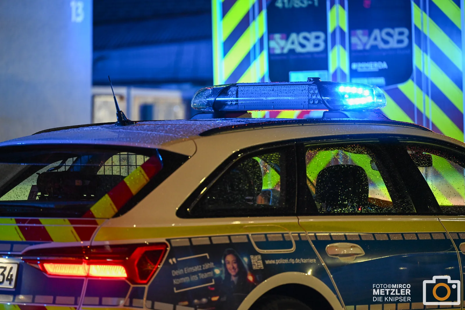 Baum stürzt auf L439: Polizei prüft mögliche Manipulation