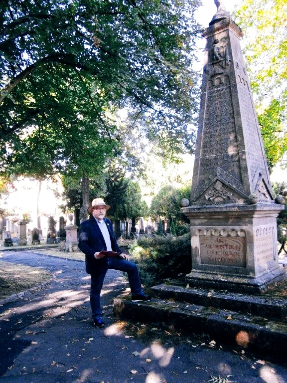 Geschichte zwischen Grabsteinen: Führung über den Alzeyer Friedhof