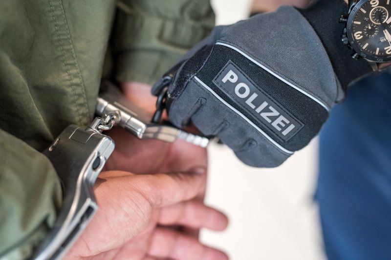 Kurz vor der Verjährung: Bundespolizei verhaftet gesuchten Straftäter