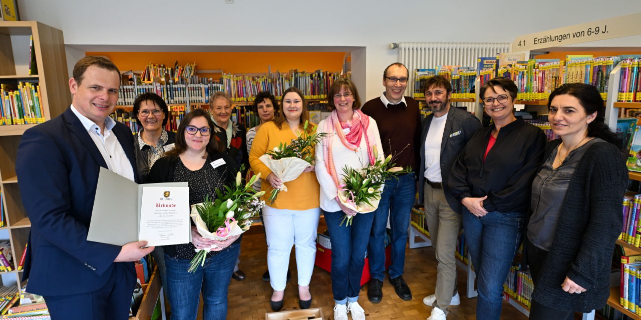 Eine große Bereicherung für die Schule, die Stadt Osthofen und den Kreis 10 Jahre Schul- und Stadtbücherei  in der IGS Osthofen