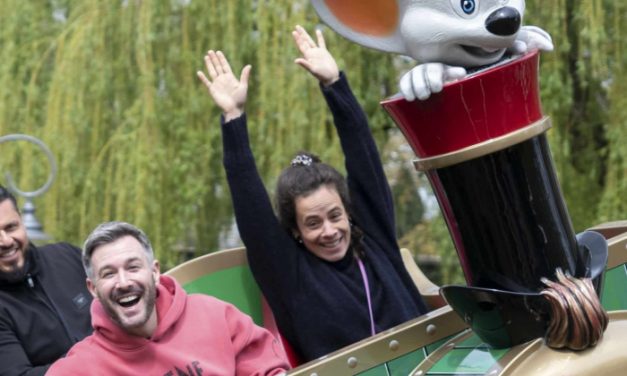 Maya Haddad und Jochen Schropp haben Spaß bis unters Dach im Europa-Park