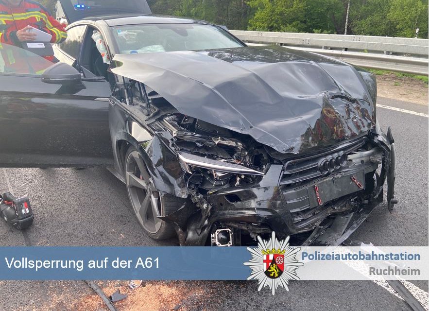 Polizeiautobahnstation Ruchheim – Vollsperrung der A61 nach Verkehrsunfall mit mehreren verletzten Personen, sowie im Stau Folgeunfall unter Alkoholeinfluss