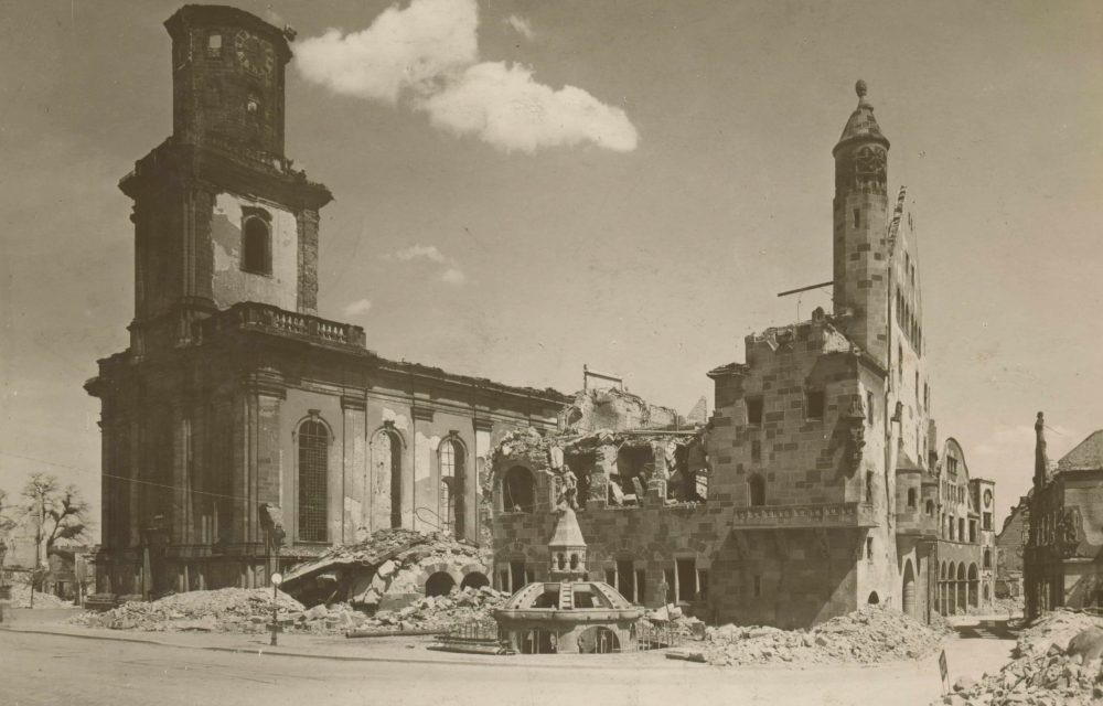 Worms 1945 – Fotographien einer zerstörten Stadt  – Vortrag von Dr. Jörg Koch am Dienstag, 9. Mai, um 19 Uhr in der Stadtbibliothek Worms