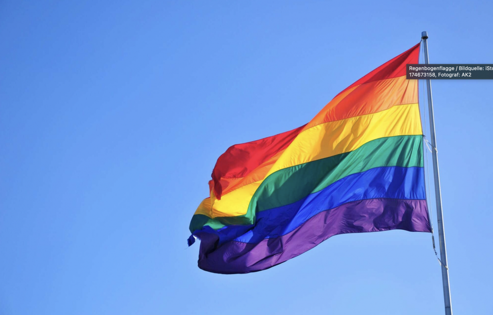 Im Zeichen des Regenbogens – Wormser Aktionen zum Internationalen Tag gegen Queerfeindlichkeit