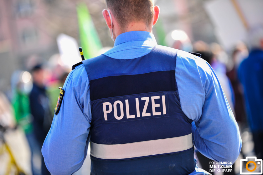 Mutmaßlicher Vergewaltiger und Räuber am Flughafen Frankfurt verhaftet