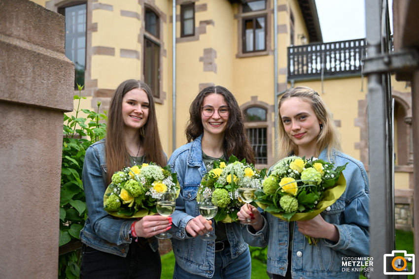 Westhofen feiert wieder groß ! – 72. Traubenblütenfest stellt ihr neue Traubenblütenköniginen vor