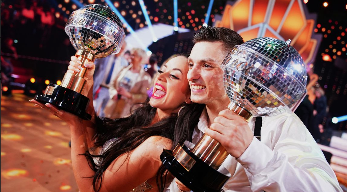 Malika Dzumaev & Zsolt Sándor Cseke sind das beste Profi-Tanzpaar 2023!