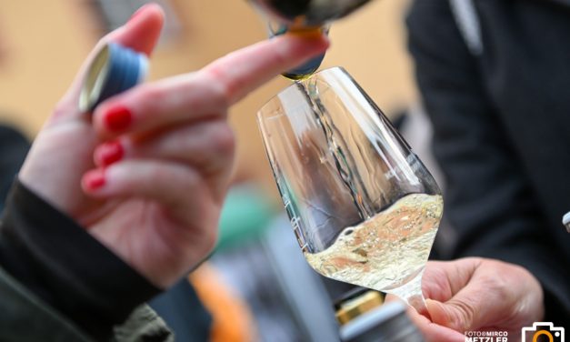 Erstmals zehn Wormser Weingüter in der Wein-Lounge der Nibelungen-Festspiele 2023