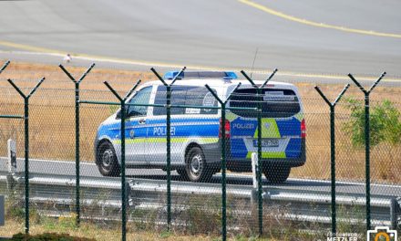 Mann mit vier Haftbefehlen am Flughafen Frankfurt festgenommen