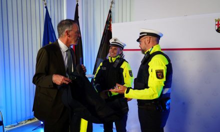 Ebling: Neue Polizei-Oberbekleidung für mehr Komfort und Sicherheit
