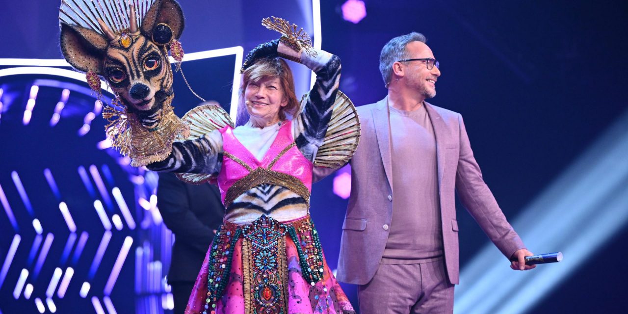 „Ein Kunstwerk“. Katja Ebstein ist DAS OKAPI „The Masked Singer“ wird erfolgreichste Show am Samstagabend