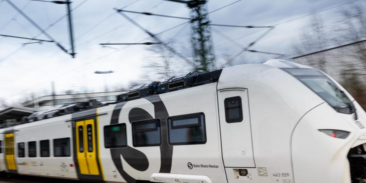 Vorarbeiten der Riedbahn-Generalsanierung führen vom 2. bis 19. Januar zu Verspätungen und Zugausfällen bei vlexx-Zügen der Linien RE 2, RE 4, RB 33 und RB 44 zwischen Mainz und Frankfurt sowie zwischen Mainz und Worms