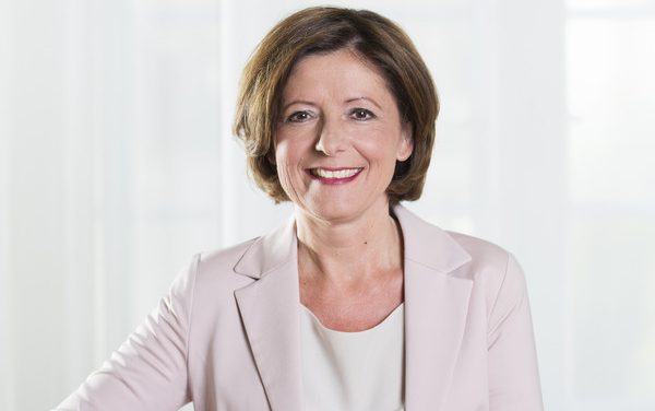 Ministerpräsidentin Malu Dreyer dankt Sternsingern für ihr Engagement für den Klimaschutz